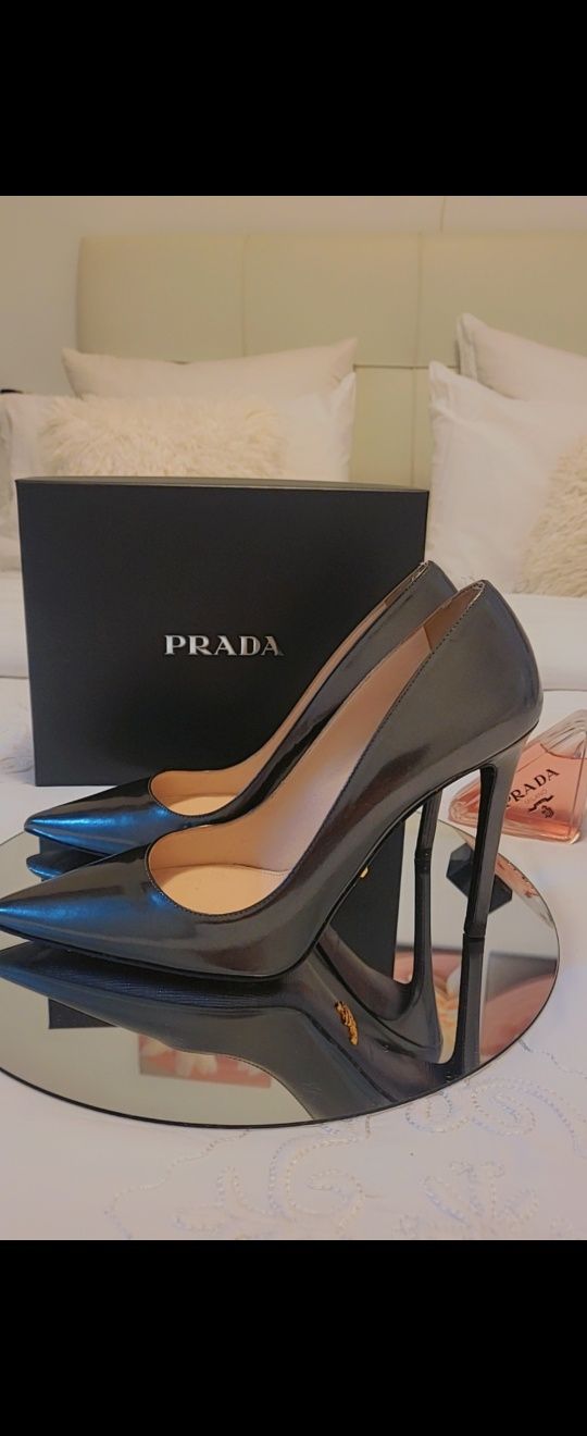 Pantofi cu toc prada