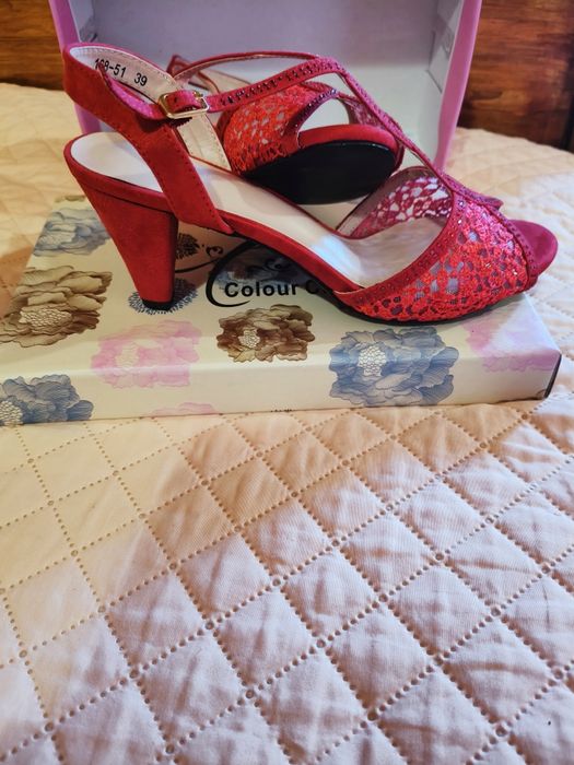 Sandale elegante noi