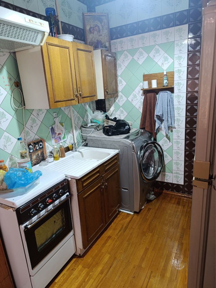 Продаётся вся мебель Стенка, 2 спальных гарнитура и кухня