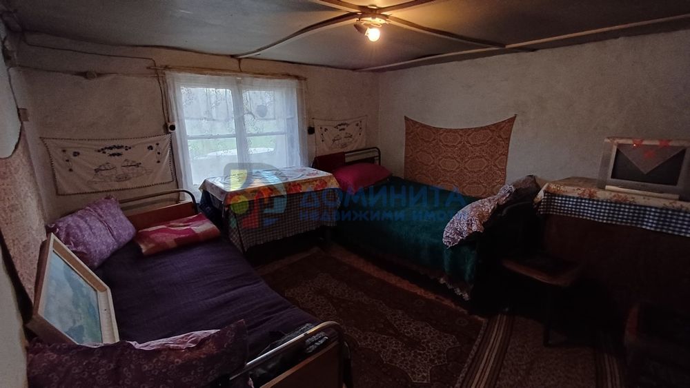 Здрава ,голяма къща в с.Велика!