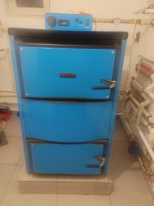 Centrală pe lemne
