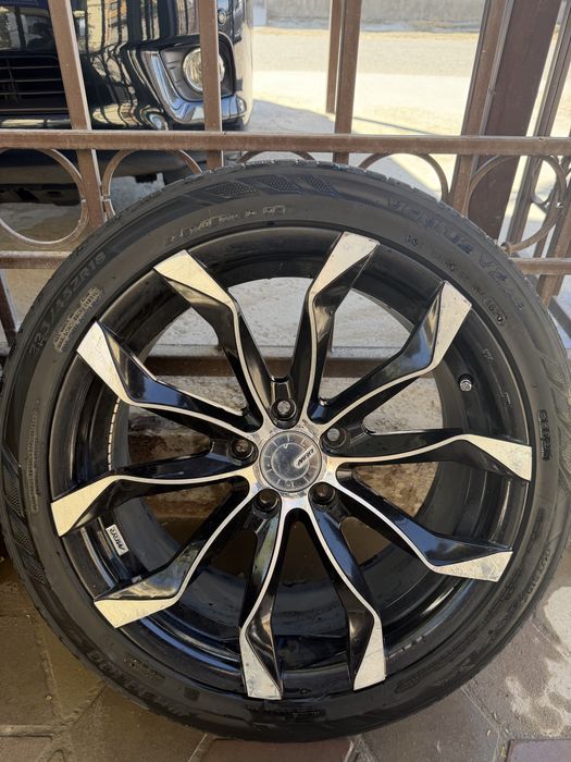 Диски с шины R18 225/45-18  Hankook