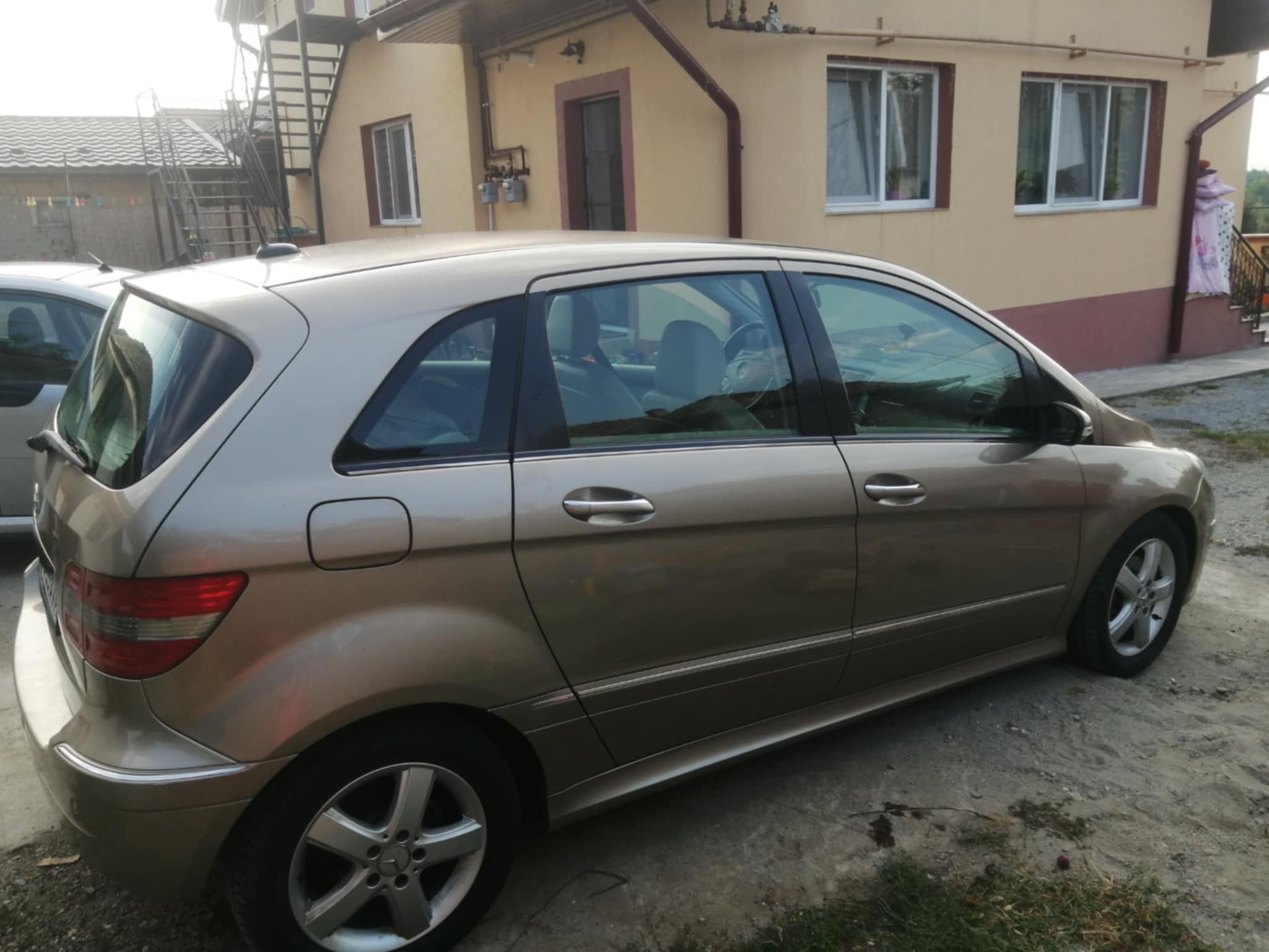 Vând Mercedes  B class automat