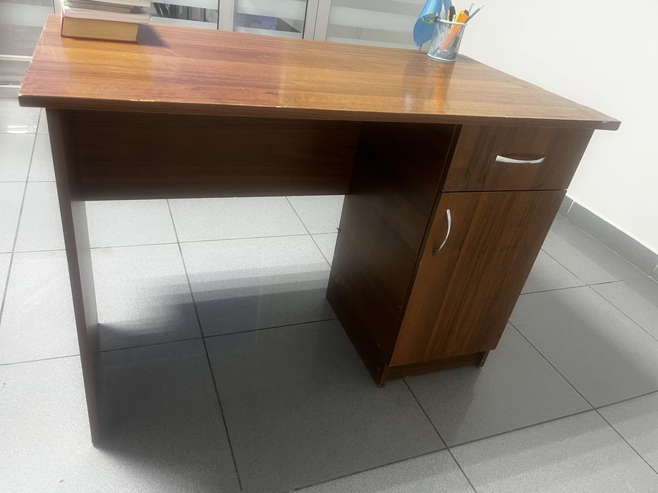 Офисной шкаф. Для компюьтер и прочее