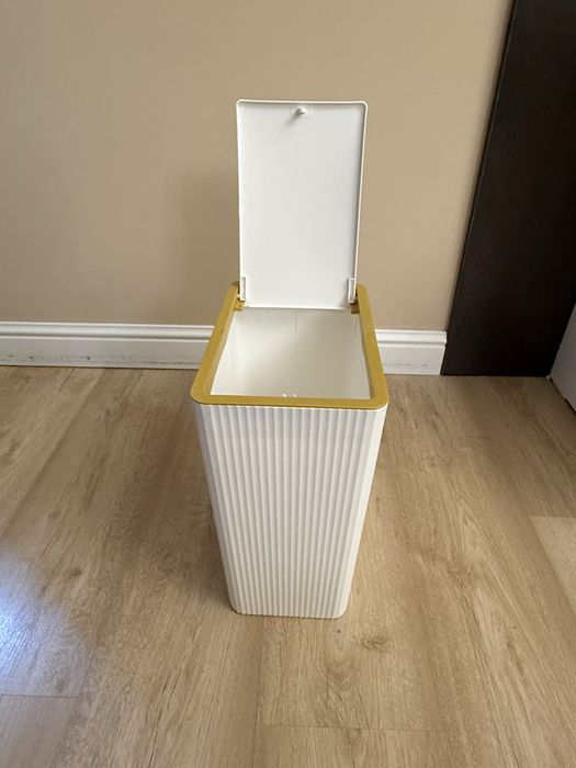 Мусорное ведро..