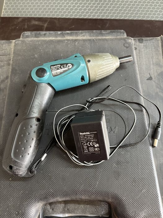 Винтоверт Makita