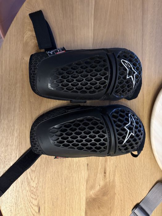 Genunchiere alpinestars mărimea L-XL