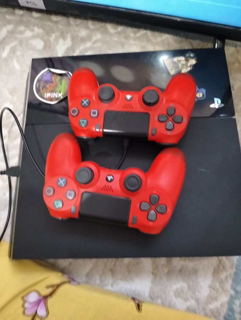 Продам Ps4  отличном состоянии