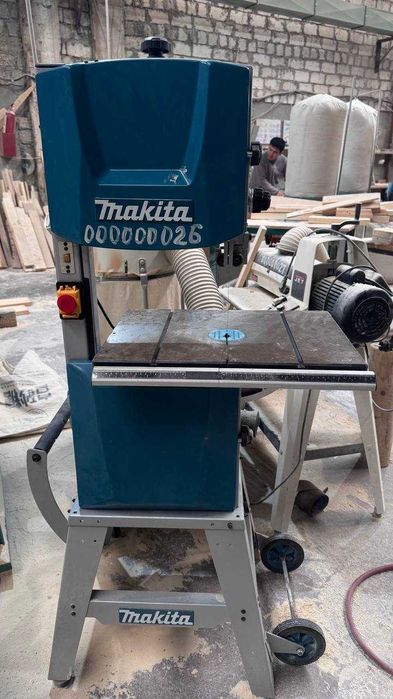 Ленточная пила Makita LB1200F