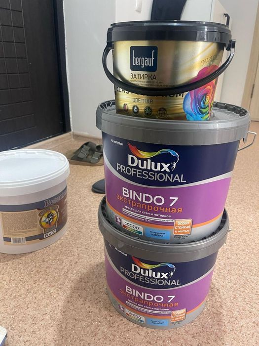 Краска Делюкс белого цвета