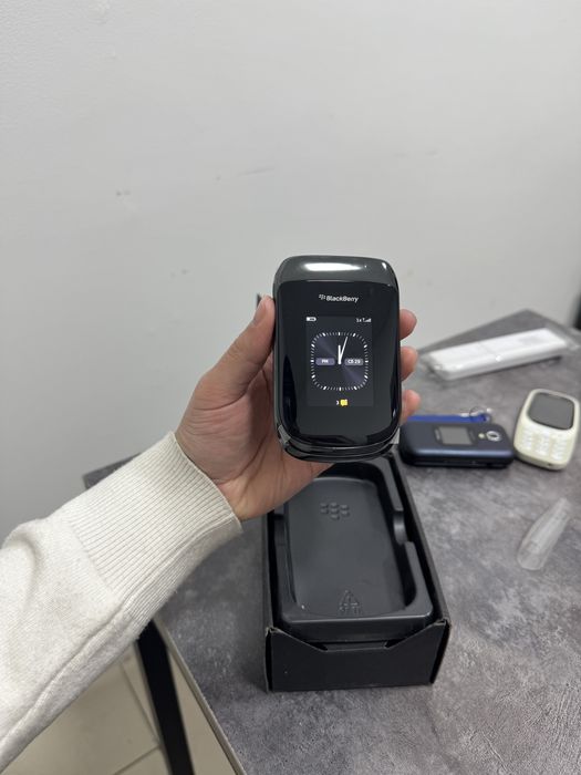 Perfectum Black berry 9670 boast mobile