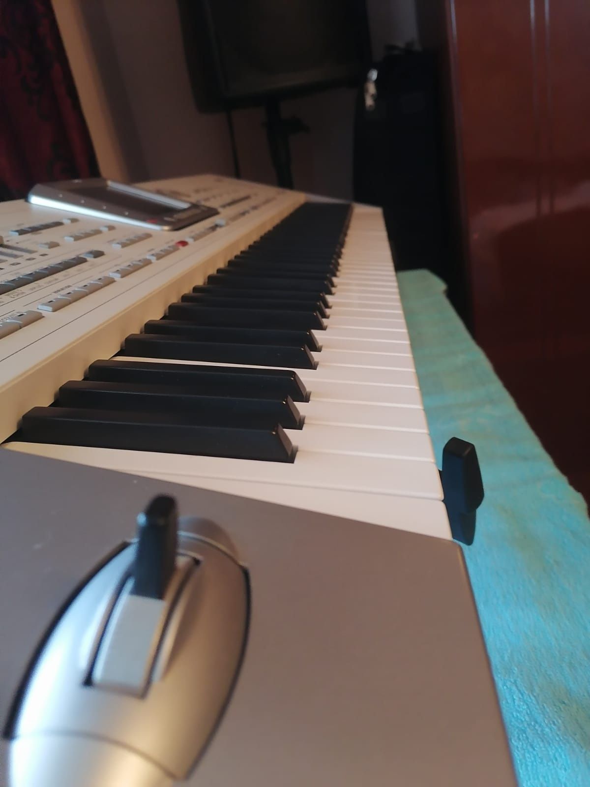 Vând clapa Korg pa 2x