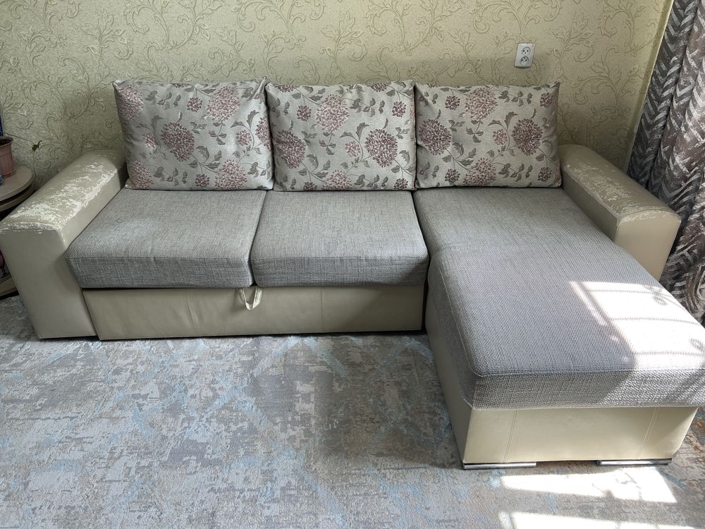 Срочно продается диван