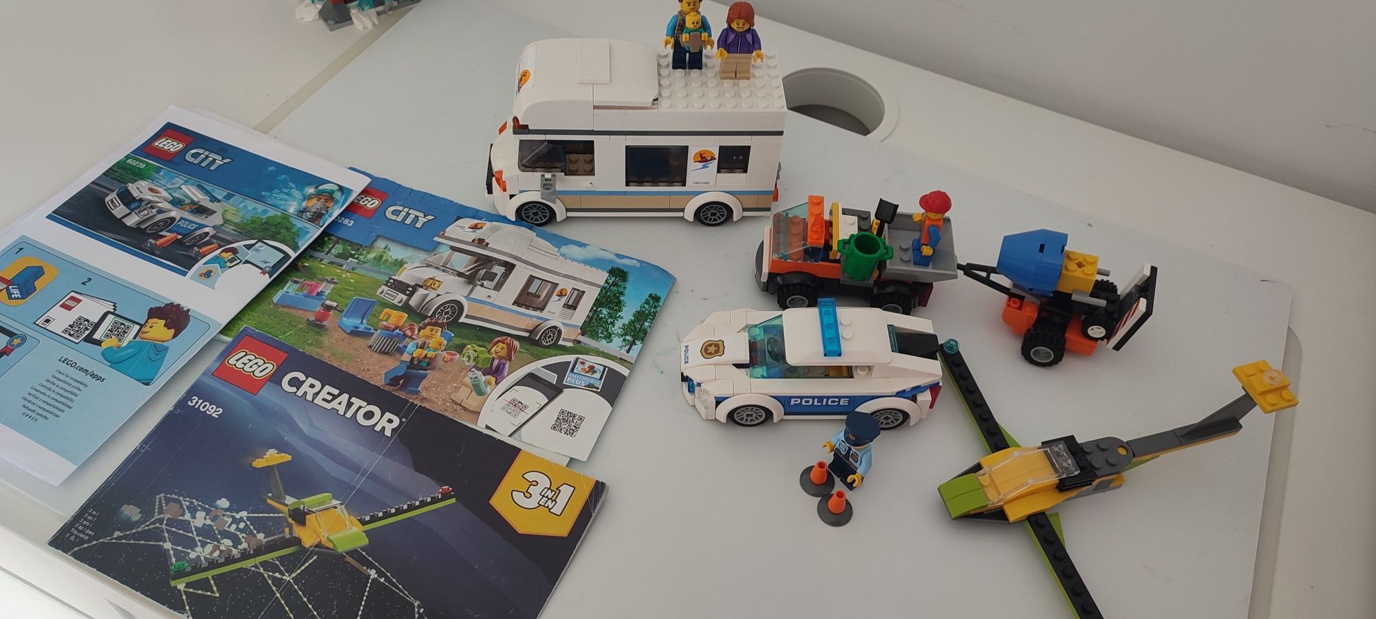 Vând lot Lego City, Rulota și Camion