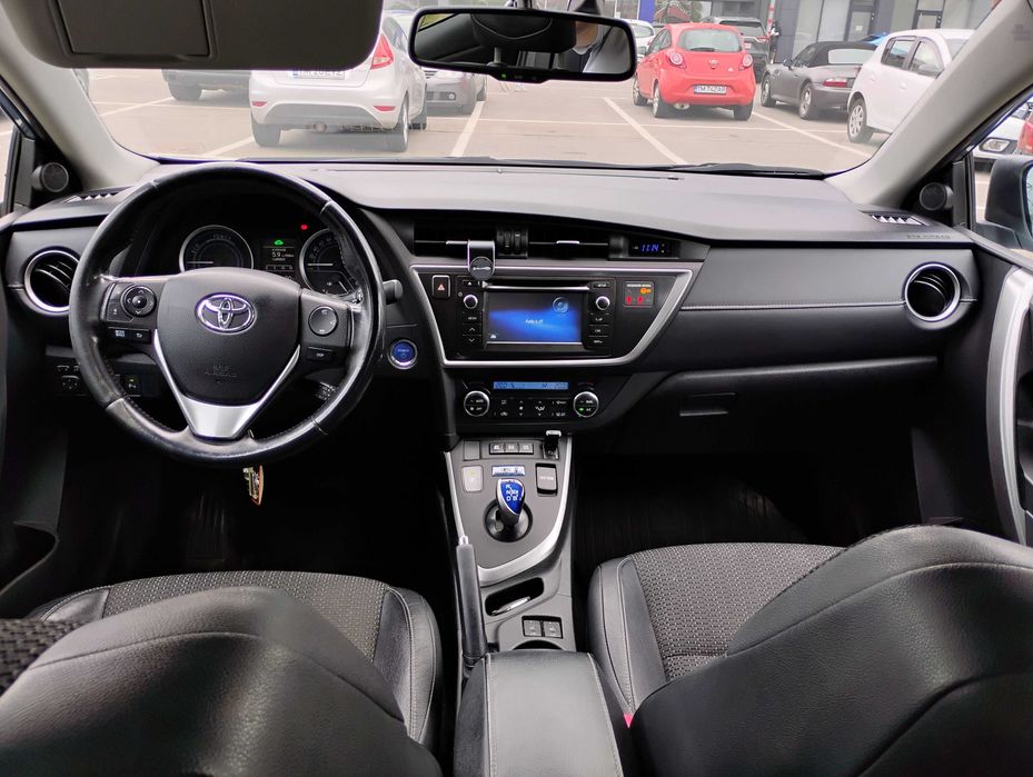 Toyota Auris combi hibrid, 2015, 314.000km, garanție