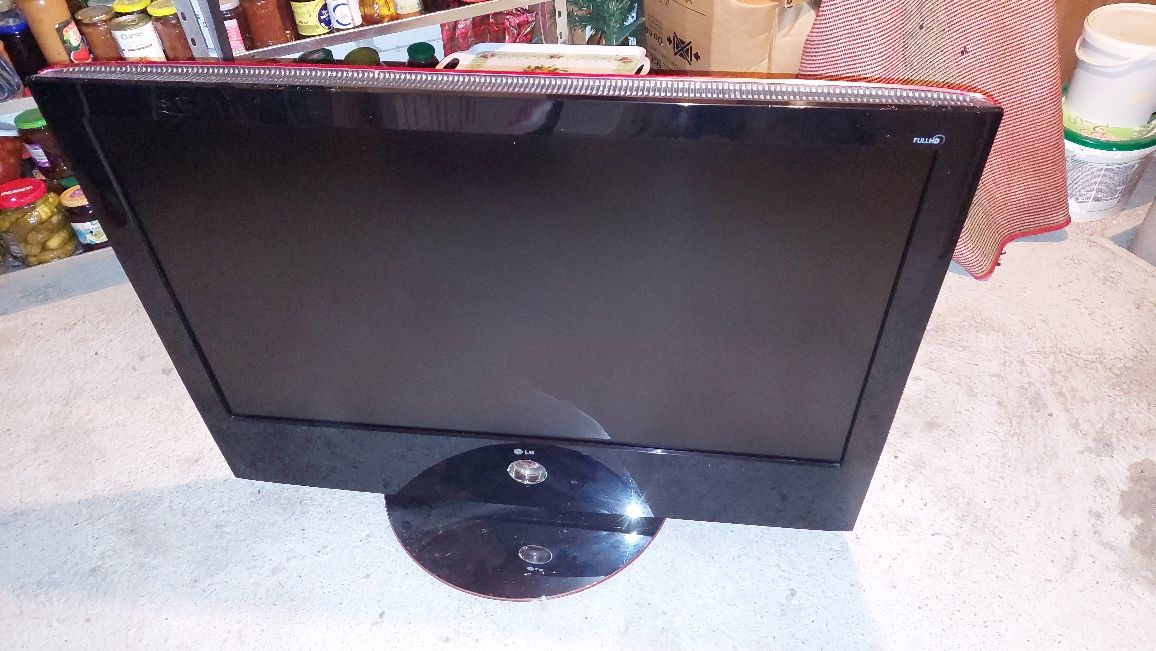 Vand tv lcd 106 cm