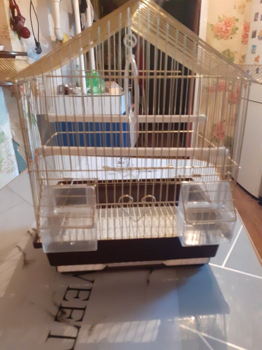 Продам клетку для птиц.