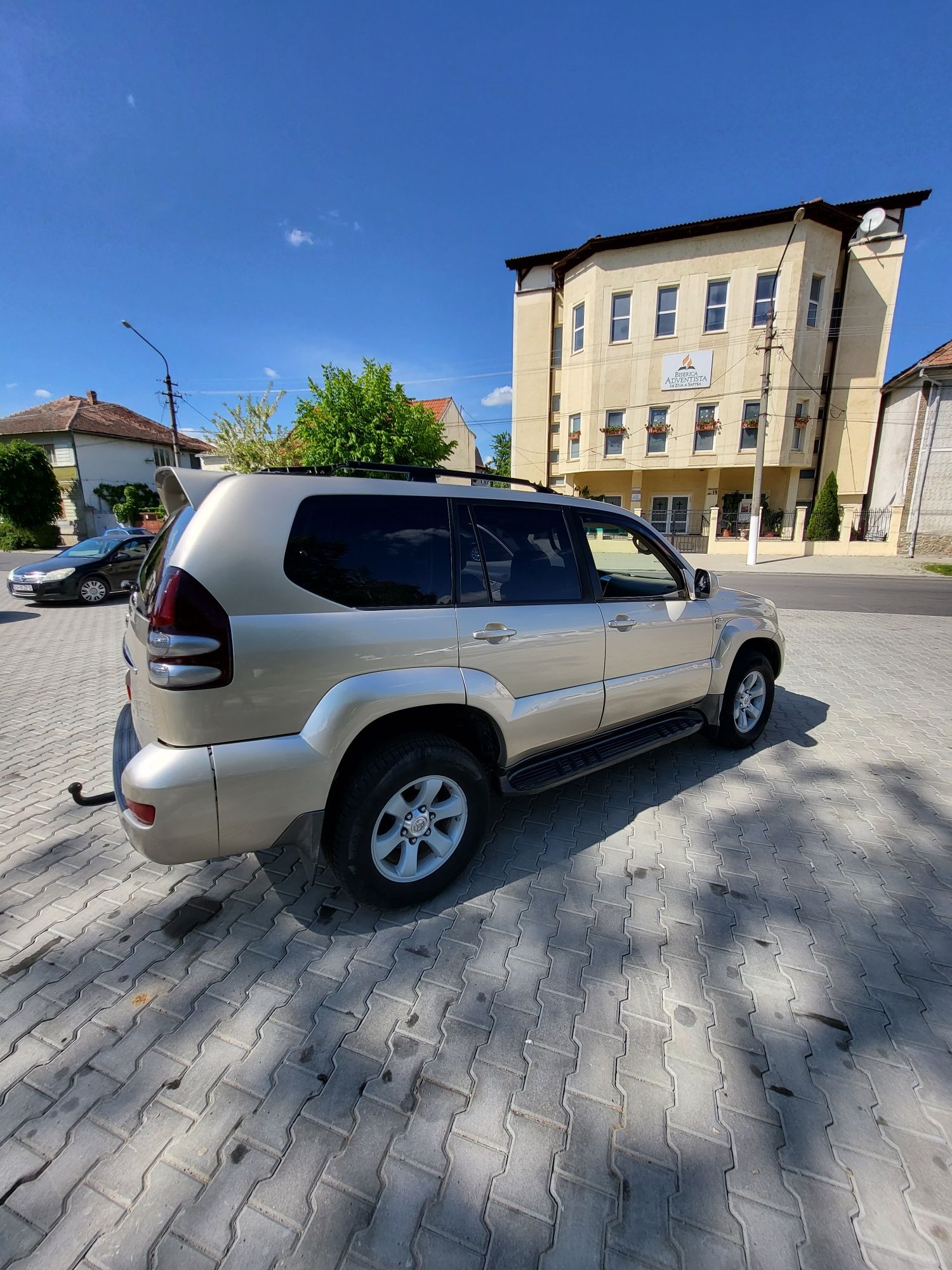 Toyota land cruiser j120