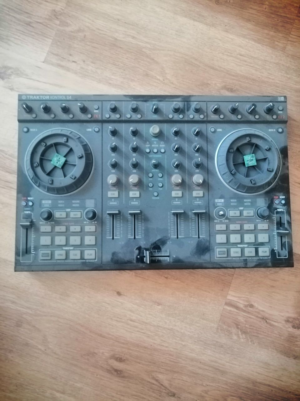 Traktor Kontrol S4 mk1