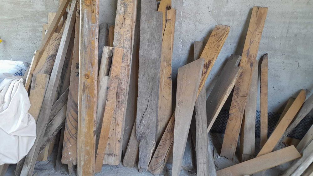 Lemn masiv vechi – Stejar, Frasin, Cireș, pregătit pentru prelucrare