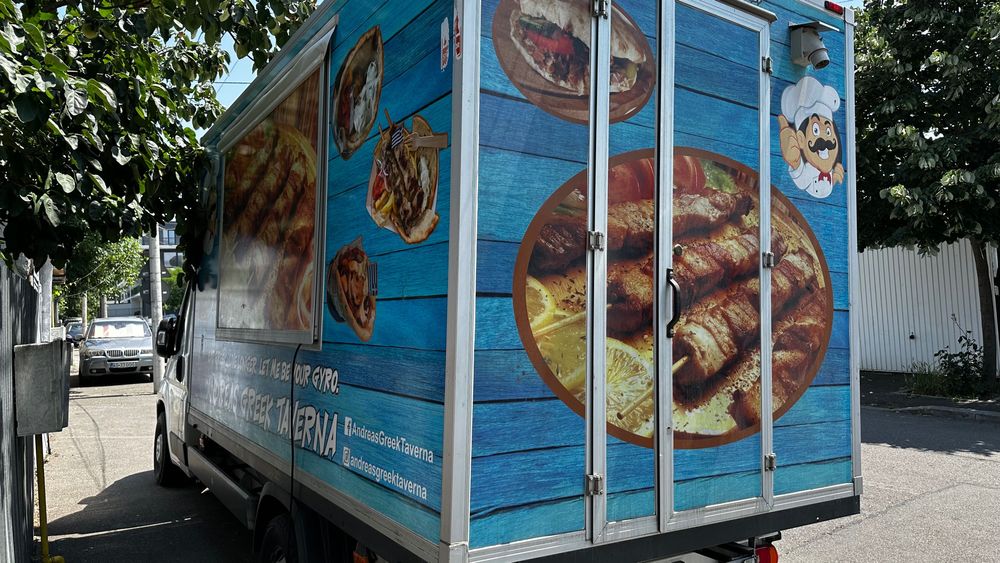 Food truck Peugeot Boxer gata de făcut bani