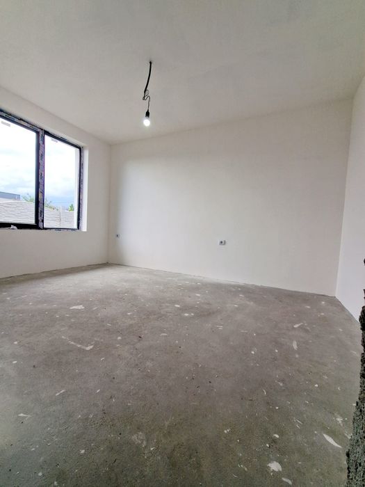 Propietar vand casa 3 camere pod decent pentru depozitare plus beci