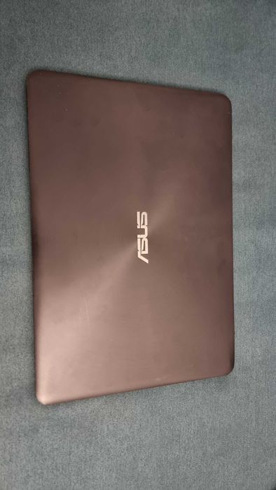 Laptop ASUS ZenBook UX305F