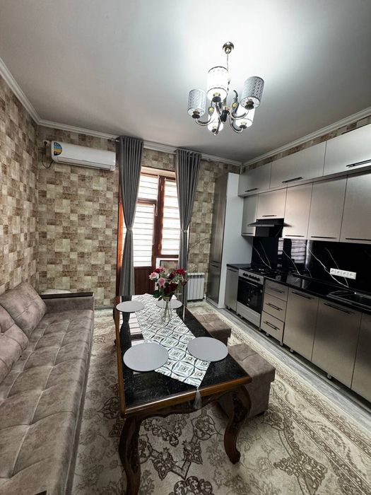 Квартира сотилади.