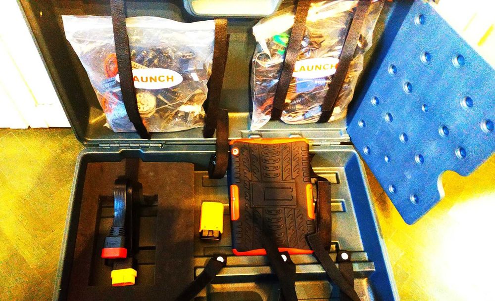 Kit Tester auto Launch Easydiag 2025+Tableta 10"+Geanta Conectori auto