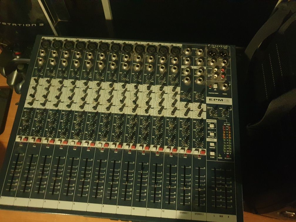 Soundcraft epm 12 смесителвн пулт