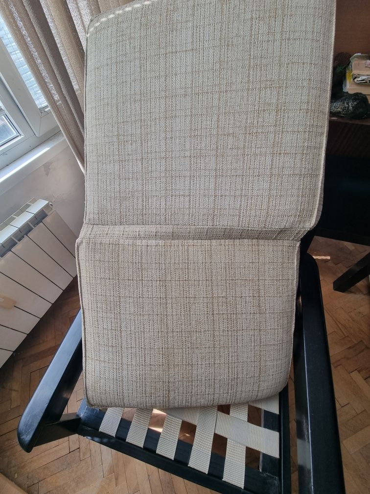 Удобни дървени кресла  с възглавници