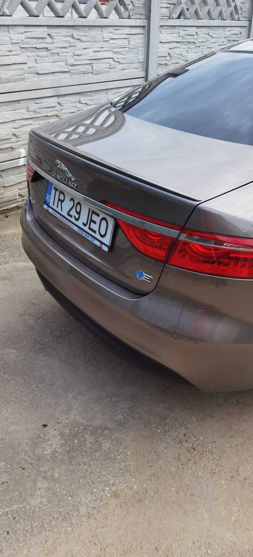 Vind jaguar xf R sport an 2017
