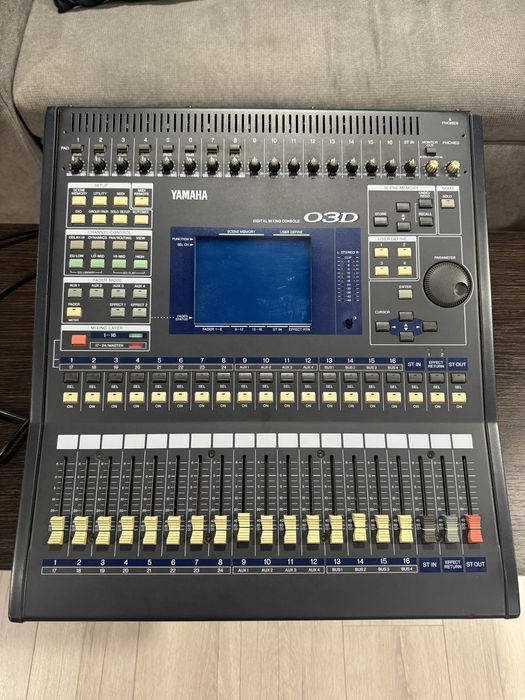 Yamaga O3D Digital mixing console смесителен пулт
