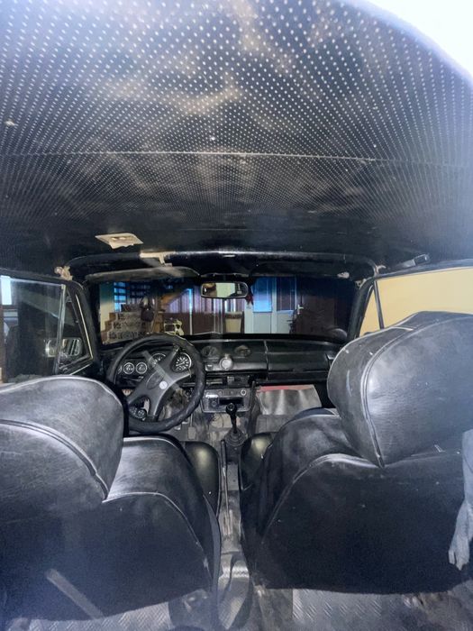 Srochni sotiladi vaz 2106