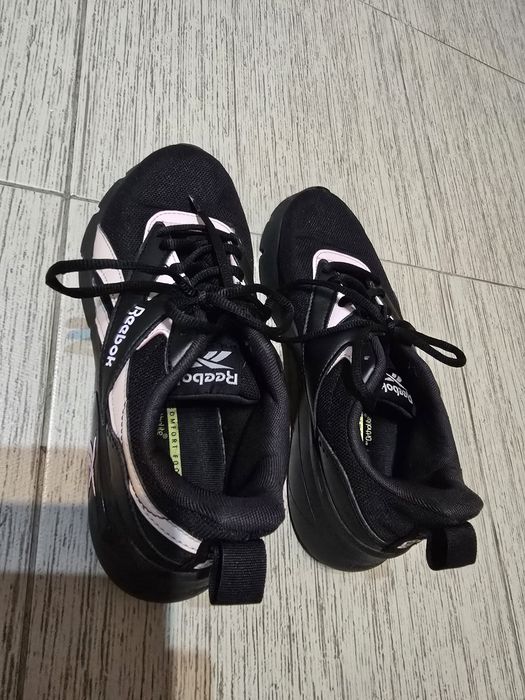 Adidasi/pantofi sport dama Reebok 38.5