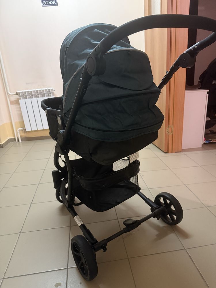 Продается коляска почти даром