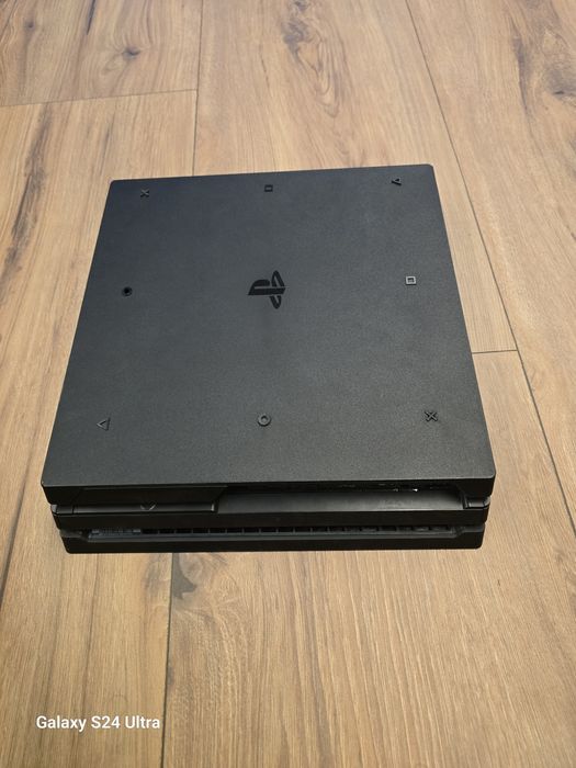 PS4 PRO+ 3 Оригинални джойстика(1TB)