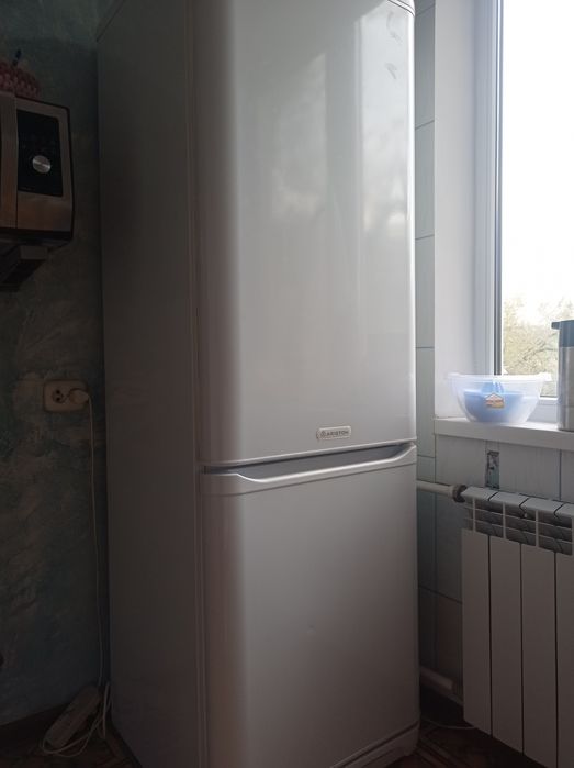 Продам холодильник ноу фрост