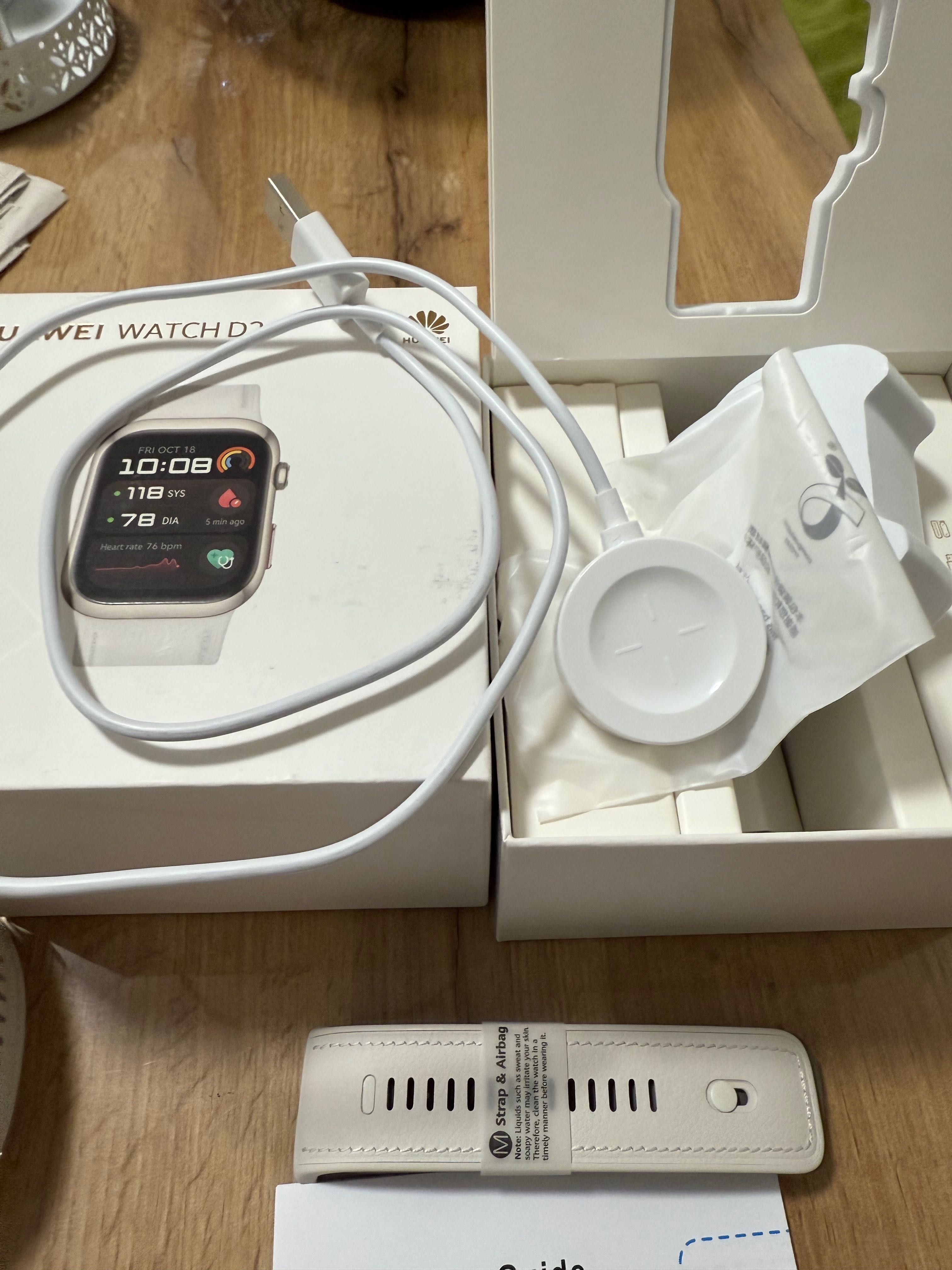 Смарт часовник Huawei D2  600 лв.