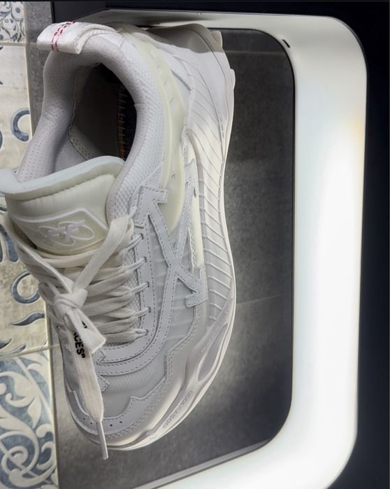 Off-White Odsy 1000