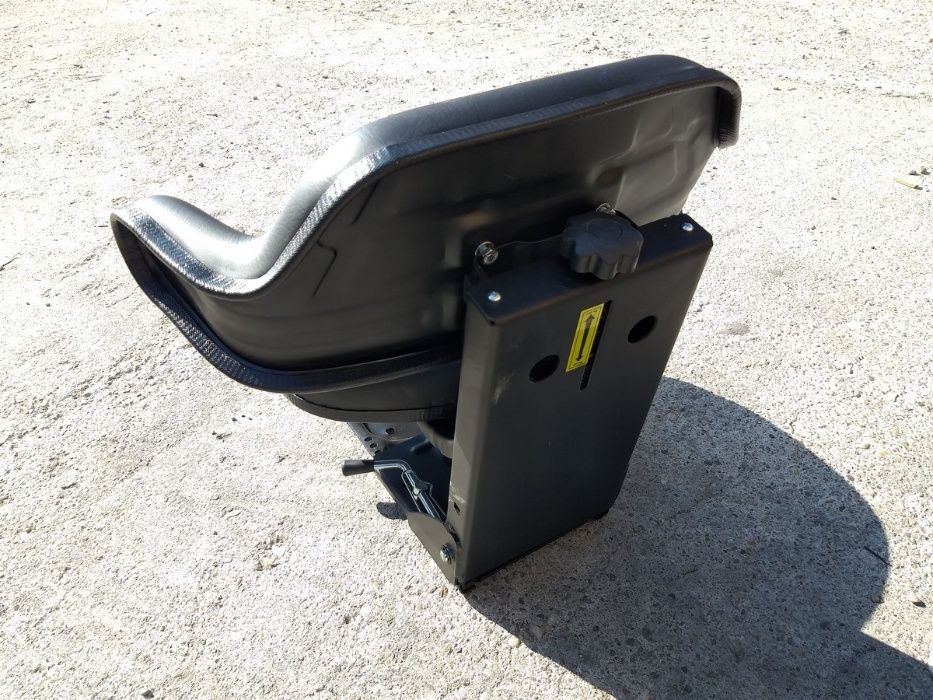 Scaun nou pentru tractor 445 u650 talpa universala triplu reglaj