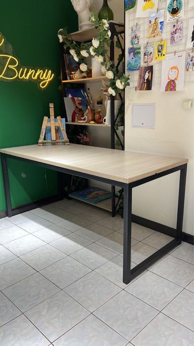 Продам стол и стулья