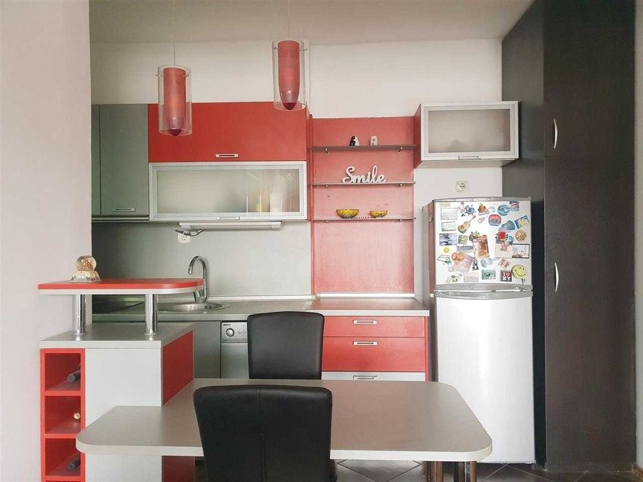 Дава се под наем Двустаен апартамент в Бургас, Славейков - 68 кв.м за 204 € - Снимка #2