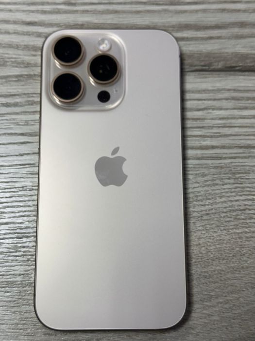 Продам Iphone 16 pro