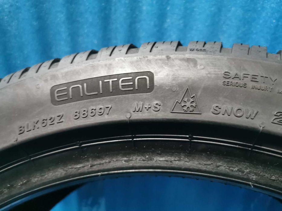 225 45 18 bridgestone m+s 4 buc