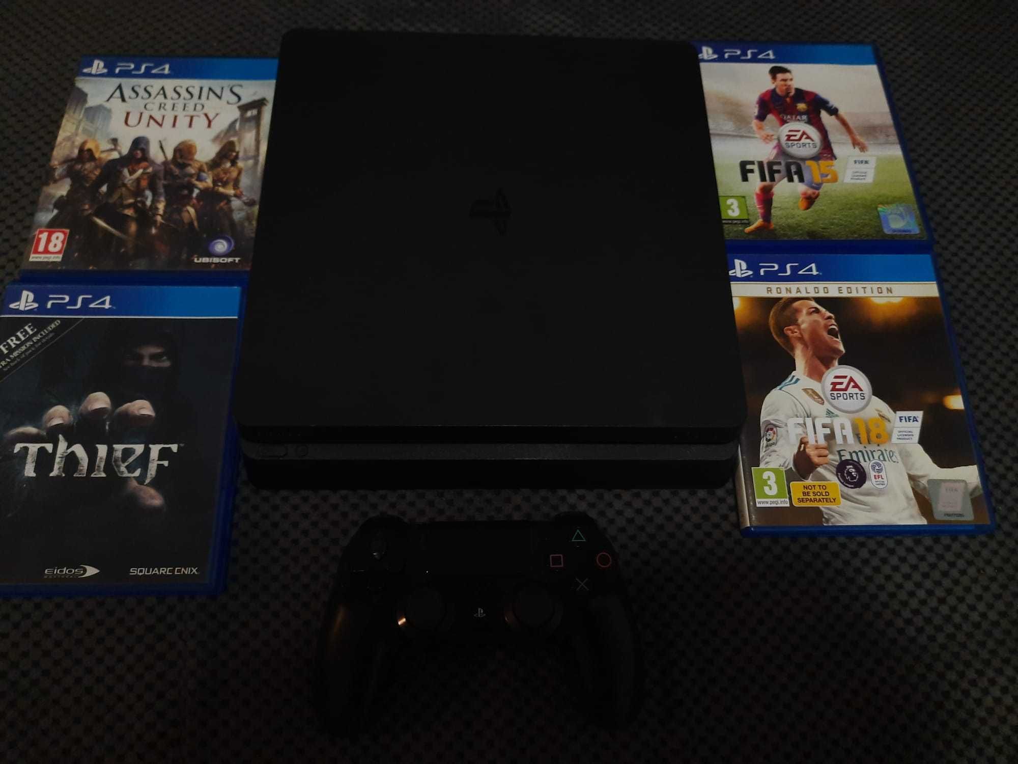 Play station 4 PS4  Slim