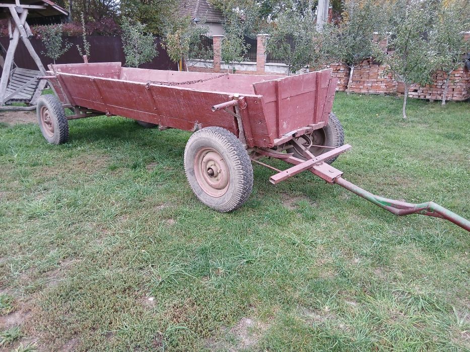 Căruță dupa tractor sau cal
