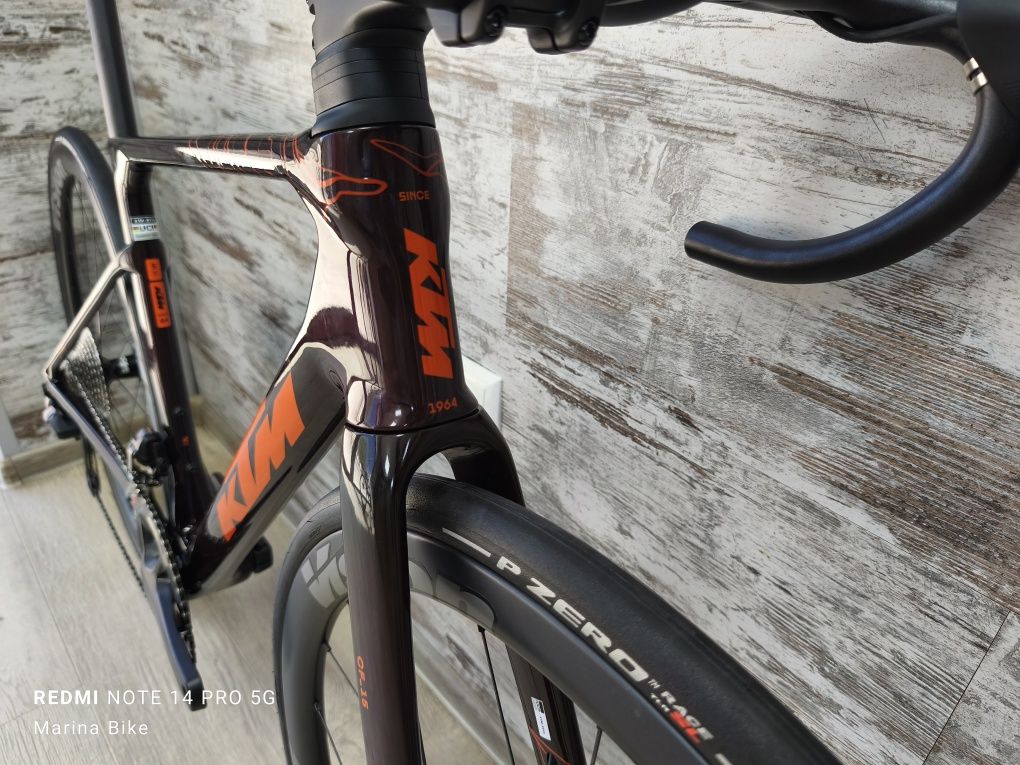 НОВ карбонов шосеен велосипед KTM Alto Master Ultegra Di2 Vision | S