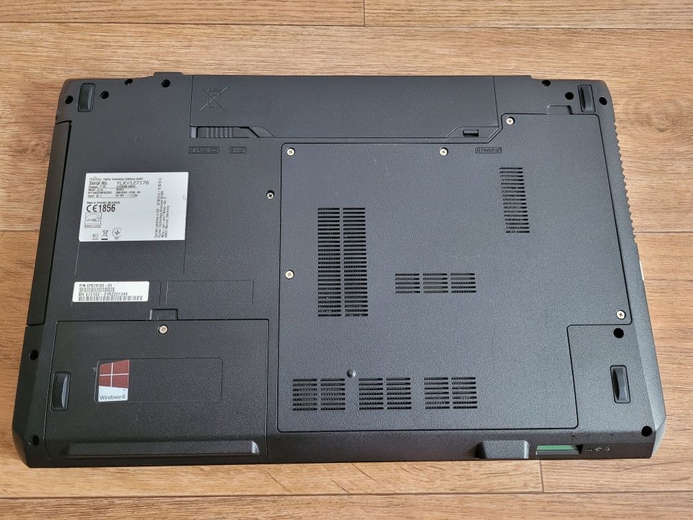 Ноутбук Fujitsu/ i3-2348M/ 8гб/ SSD 128гб ( Есть доставка)