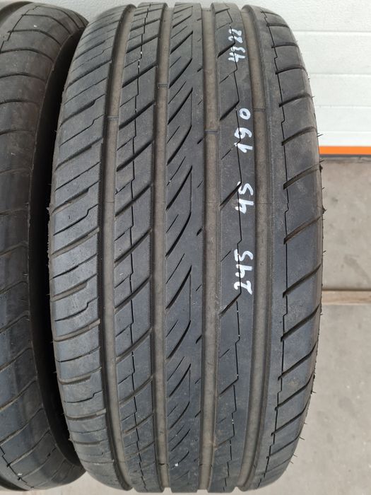 Летни гуми 2 броя OVACION VI388 245 45 R19 дот 4322